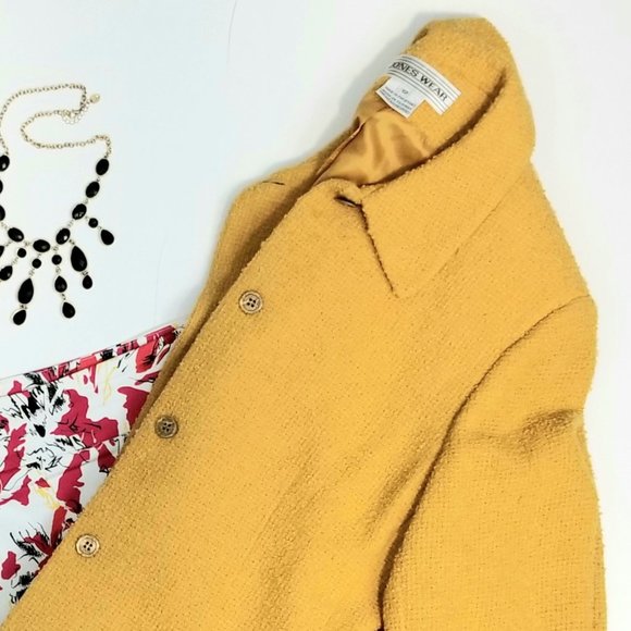 FIND THESE BEAUTIES & SO MUCH MORE IN MY CLOSET! - Picture 2 of 5